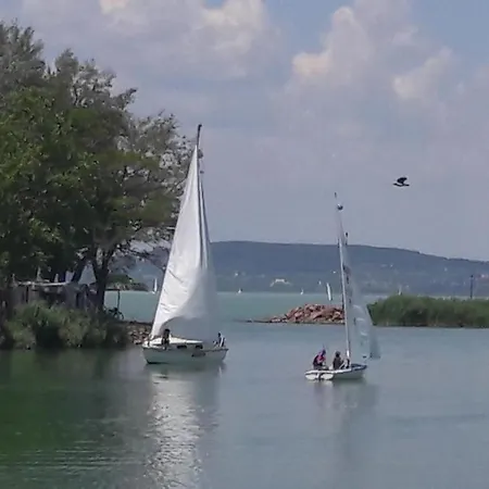 Morocz Vendeghaz * Balatonboglar
